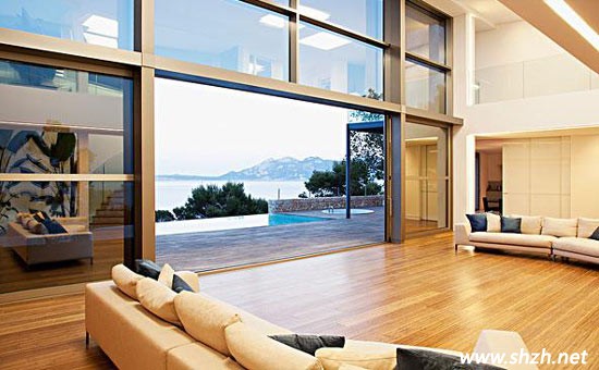 窗戶最好向外打開(kāi)